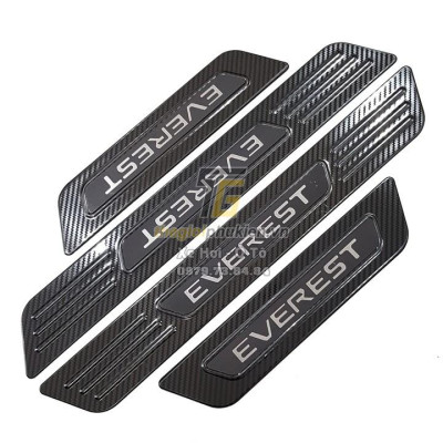 COMBO Nẹp bước chân và ốp chống trầy cốp Ford Everest vân Carbon