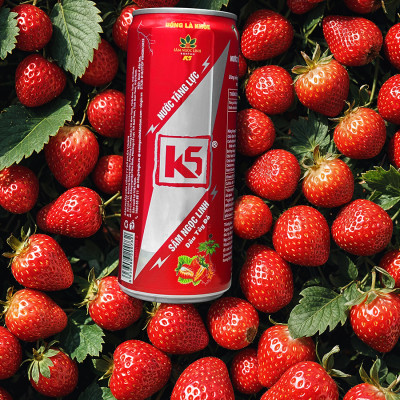 Nước Tăng Lực K5 Sâm Ngọc Linh Lon Lẻ Vị Dâu Tây Đỏ (320ml/Lon)