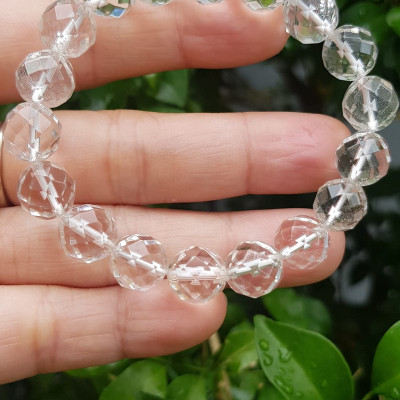 Vòng tay phong thủy nữ đá thạch anh trắng giác tự nhiên Size vòng 10mm Chất liệu đá thạch anh màu trắng tinh khôi giác đẹp ạ 