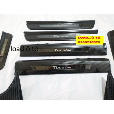 Ốp Bậc Chân, Cốp Sau Carbon Xe Huyndai Tucson 2022-23 Mẫu Vân Carbon Cao Cấp