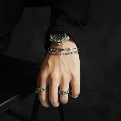 Vòng đeo tay 2 lớp titan xích vuông độc đáo