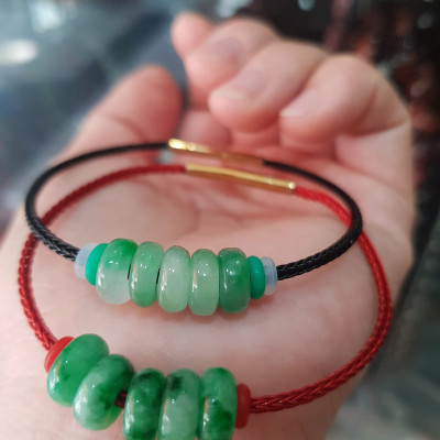 Vòng Tay charm phong thủy may mắn 5 đồng tiền may mắn  Đá cẩm thạch tự nhiên xanh ngọc tươi bóng đẹp  Vòng charm phối dây màu đen màu đỏ bất kỳ có khoen chắc hợp nữ mệnh mộc hỏa thủy ạ