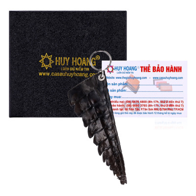 Móc khóa Huy Hoàng da cá sấu gai đuôi màu nâu HC8216