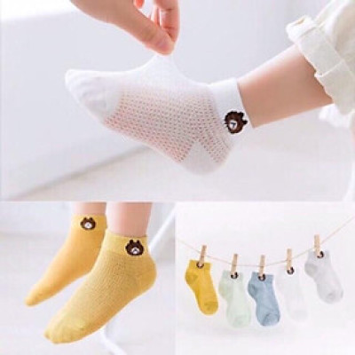 1 đôi tất lưới thông hơi hình gấu cho bé size S