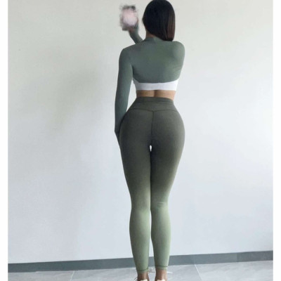 Áo khoác thể thao dáng ngắn nhẹ, nhanh khô cho nữ