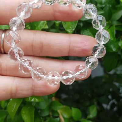 Vòng tay phong thủy nữ đá thạch anh trắng giác tự nhiên Size vòng 10mm Chất liệu đá thạch anh màu trắng tinh khôi giác đẹp ạ 