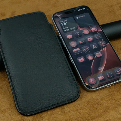 Bao da rút handmade IONECASE điện thoại 17 PRO Da Bò Thật - hàng chính hãng