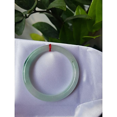 Vòng cẩm thạch tự nhiên A LÝ 51mm x 7,2mm Màu  xanh lý nhẹ tô điểm 1 Vân Xanh Lý Đậm đẹp Nữ Mộc Hỏa Thủy 50kg - 57kg ạ