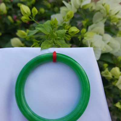 Vòng Tay Đá Cẩm Thạch Lý K49 A Size vòng 49mm x dầy 8mm Xanh lá đậm bóng đẹp như hoa Nữ mệnh mộc hỏa thủy 45kg - 49kg đeo đẹp ạ