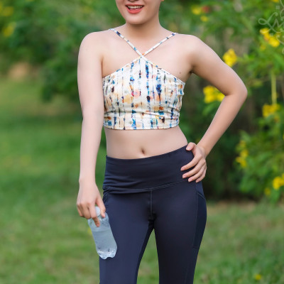 Bộ đồ thể thao LMcation - Áo ngực thể thao cổ yếm Sophie - Sọc đủ màu & Quần lửng thể thao trên gối túi 2 bên - Xanh đen