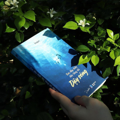 Sách - Em Đâu Thấy Đáy Lòng Tôi Dậy Sóng - AZ Việt Nam