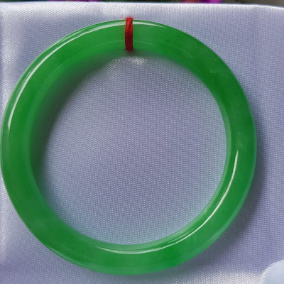 Vòng tay nữ đá cẩm thạch tự nhiên Ngọc Lý Đẹp 54mm x cọng 8mm Màu Xanh Lý tươi sáng bóng mượt đẹp Nữ 53kg - 60kg đeo Vòng hợp nữ mệnh Mộc mệnh Hỏa mệnh Thủy ạ