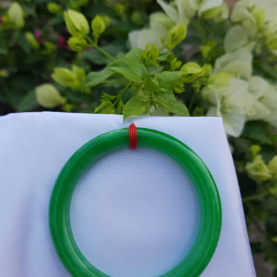 Vòng Tay Đá Cẩm Thạch Lý K49 A Size vòng 49mm x dầy 8mm Xanh lá đậm bóng đẹp như hoa Nữ mệnh mộc hỏa thủy 45kg - 49kg đeo đẹp ạ
