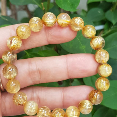 Vòng đeo tay phong thủy may mắn nữ đá thạch anh tóc vàng đồng trục tự nhiên Size vòng hạt 9mm ánh sáng rất đẹp Vòng chuẩn hợp nữ mệnh kim, mệnh thổ, mệnh Thủy ạ