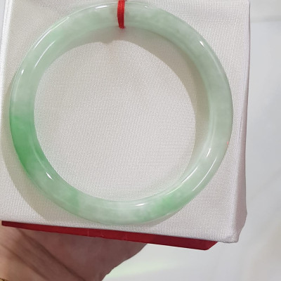 Vòng Tay Nữ đá ngọc cẩm thạch tự nhiên A Trắng Lý Sao 53mm x 7mm Trắng đậu lý nhẹ bóng 52kg - 58kg ạ