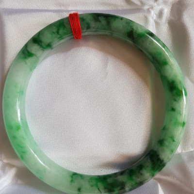 Vòng tay Nam Nữ đá Cẩm Thạch tự nhiên mới đẹp Lý ST Cồ A Sịn 65mm Vòng size to 65mm x cọng dầy 10mm Màu Xanh lý tươi bóng sơn thủy vân bông xanh tươi bóng đẹp Nam Nữ to con đeo 75kg - 85kg đeo đẹp sang tay ạ