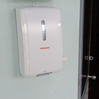 Máy Xịt Cồn Y Tế Cảm Ứng ATMOR AT-007R (Treo Tường Dùng Điện) HÀNG CHÍNH HÃNG