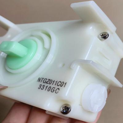 MOTOR ĐÁ XOAY, MOTOR ĐÁ RƠI, MOTOR ĐỔ ĐÁ TỦ LẠNH SIDE BY SIDE HITACHI 4 CÁNH – HÀNG CHÍNH HÃNG