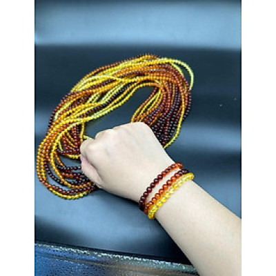 Vòng tay phong thuỷ may mắn nữ đá Hổ Phách tự nhiên quấn tay kiểu 3 vòng Size hạt 5mm 3 màu tam hợp vàng anh - cam - đỏ đậm phối tay kiểu Nữ tất cả các mệnh đeo rất xinh Hổ phách là một viên đá được hình thành qua sự hóa thạch của nhựa cây thông cổ đại