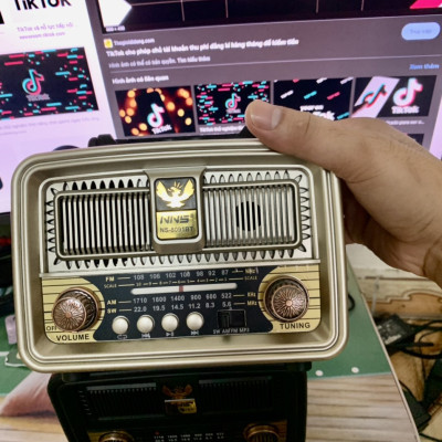 Đài radio NNS-8091BT có bluetooth FM-AM/FM/SW hình thức cổ điển sang trọng,loa to ,tích hợp pin sạc-Hàng Chính Hãng