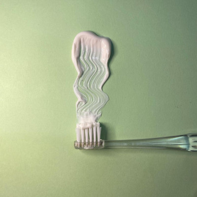 Kem Đánh Trắng Răng Cao Cấp Apagard Premio 105 G