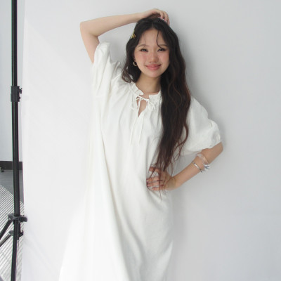 DOTTIE - Đầm dài cổ bèo cột nơ - Trắng - D0714