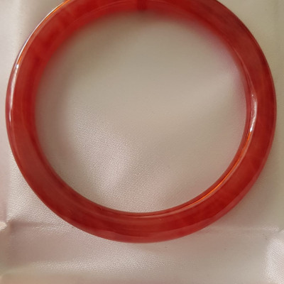 Vòng Cẩm Thạch Đỏ Bông 59mm x cọng 8mm màu đỏ bông tươi sáng bóng thiệt đẹp là màu chiến thắng chuẩn hợp nữ mạng hỏa mạng thổ 57kg - 70kg đeo đẹp tay may mắn tốt sức khỏe công việc rực rỡ tài lộc ạ