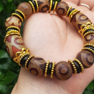 ️Vòng tay nam mã não tây tạng nâu 3 mắt kiểu Size vòng 14mm đẹp Ý nghĩa mang năng lượng tích cực may mắn cát tường cho gia chủ ạ