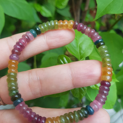 Vòng Tay Phong thủy may mắn  Chất liệu Đá Tourmaline bánh xe đẹp tự nhiên màu đẹp  Nữ tất cả các mệnh đeo vừa đẹp vừa xinh tốt cho sức khỏe ạ