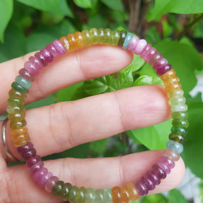 Vòng Tay Phong thủy may mắn  Chất liệu Đá Tourmaline bánh xe đẹp tự nhiên màu đẹp  Nữ tất cả các mệnh đeo vừa đẹp vừa xinh tốt cho sức khỏe ạ