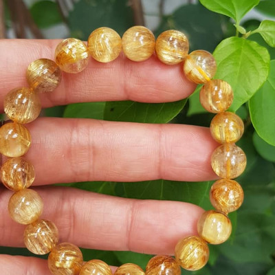 Vòng đeo tay phong thủy may mắn nữ đá thạch anh tóc vàng đồng trục tự nhiên Size vòng hạt 9mm ánh sáng rất đẹp Vòng chuẩn hợp nữ mệnh kim, mệnh thổ, mệnh Thủy ạ