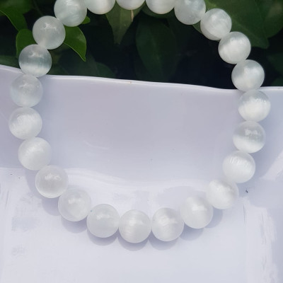 Vòng tay phong thủy may mắn Nữ đá mắt mèo trắng thiên nhiên Size hạt 8mm bóng sáng tuyệt đẹp màu trắng trong ánh sáng đẹp Chất liệu đá mắt mèo bóng đẹp chuẩn hợp nữ mệnh kim, mệnh thủy đeo giá rẻ bao đẹp ạ  đeo tốt sức khỏe, may mắn phong thủy tài lộc ạ