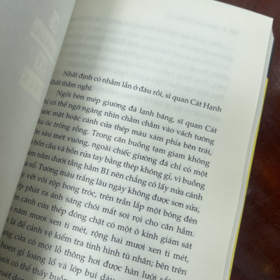 NGƯỜI BÓNG BAY – Chan Ho-Kei – Nguyễn Tú Uyên dịch – Nhã Nam – NXB Hà Nội (Bìa mềm) 