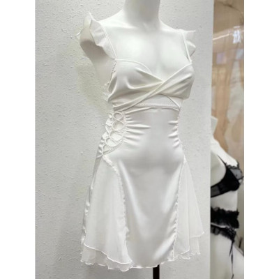 Váy Ngủ Lụa Quảng Châu Phối Ren Khoét Eo Xinh Xắn