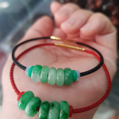 Vòng Tay charm phong thủy may mắn 5 đồng tiền may mắn  Đá cẩm thạch tự nhiên xanh ngọc tươi bóng đẹp  Vòng charm phối dây màu đen màu đỏ bất kỳ có khoen chắc hợp nữ mệnh mộc hỏa thủy ạ