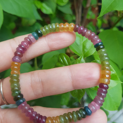 Vòng Tay Phong thủy may mắn  Chất liệu Đá Tourmaline bánh xe đẹp tự nhiên màu đẹp  Nữ tất cả các mệnh đeo vừa đẹp vừa xinh tốt cho sức khỏe ạ