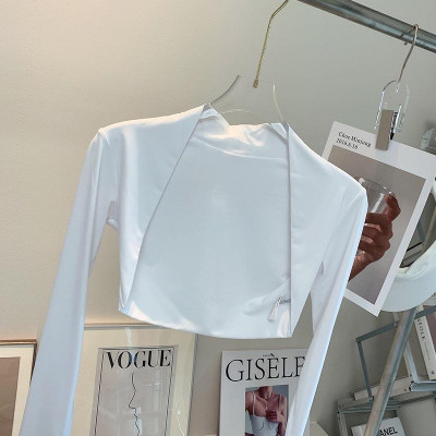 Áo khoác thể thao dáng ngắn nhẹ, nhanh khô cho nữ