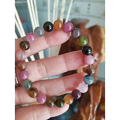 Vòng tay phong thủy đá tourmaline tự nhiên  size vòng 8ly bóng mượt đẹp  Nữ đeo vòng tay đá tourmaline màu tươi trẻ bóng mượt đem đến sự may mắn, vui tươi, thịnh vượng tài lộc ạ