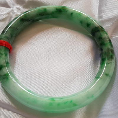 Vòng tay Nam Nữ đá Cẩm Thạch tự nhiên mới đẹp Lý ST Cồ A Sịn 65mm Vòng size to 65mm x cọng dầy 10mm Màu Xanh lý tươi bóng sơn thủy vân bông xanh tươi bóng đẹp Nam Nữ to con đeo 75kg - 85kg đeo đẹp sang tay ạ