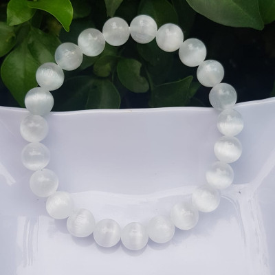 Vòng tay phong thủy may mắn Nữ đá mắt mèo trắng thiên nhiên Size hạt 8mm bóng sáng tuyệt đẹp màu trắng trong ánh sáng đẹp Chất liệu đá mắt mèo bóng đẹp chuẩn hợp nữ mệnh kim, mệnh thủy đeo giá rẻ bao đẹp ạ  đeo tốt sức khỏe, may mắn phong thủy tài lộc ạ