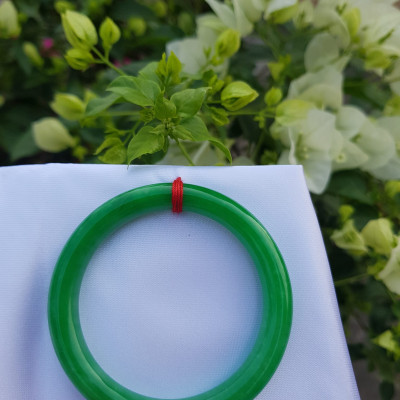 Vòng Tay Đá Cẩm Thạch Lý K49 A Size vòng 49mm x dầy 8mm Xanh lá đậm bóng đẹp như hoa Nữ mệnh mộc hỏa thủy 45kg - 49kg đeo đẹp ạ