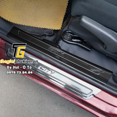 Ốp bậc cửa, nẹp bước chân, chống trầy bậc cốp Carbon xe Honda City 2021-2022 vân cacbon đẹp