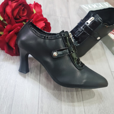 Boots thời trang nữ khóa kéo trước ROSATA RO617 - 7p - HÀNG VIỆT NAM - BKSTORE