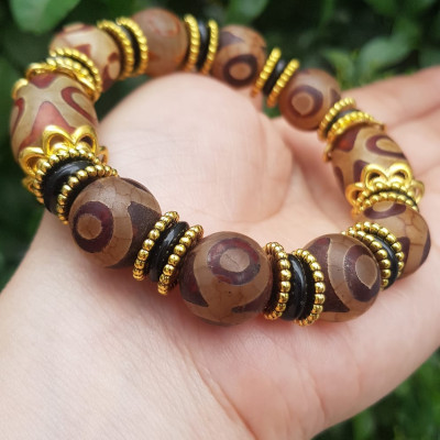 ️Vòng tay nam mã não tây tạng nâu 3 mắt kiểu Size vòng 14mm đẹp Ý nghĩa mang năng lượng tích cực may mắn cát tường cho gia chủ ạ